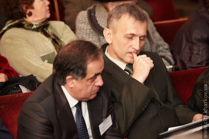 Геннадій Кернес зустрівся з ветеранами Жовтневого району