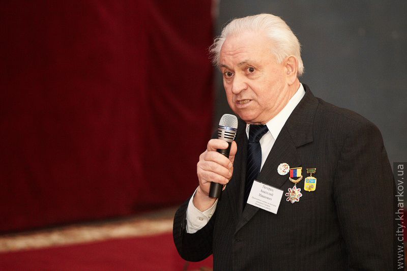 Геннадій Кернес зустрівся з ветеранами Жовтневого району