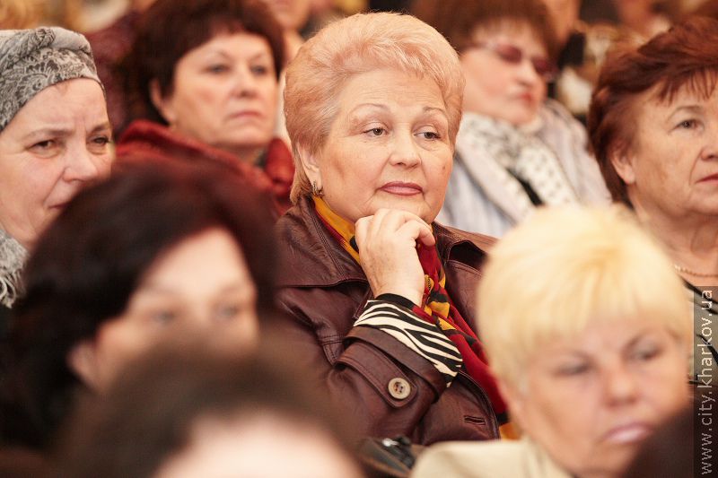 Геннадій Кернес зустрівся з ветеранами Жовтневого району