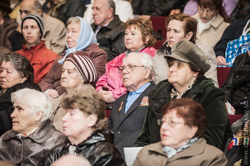 Геннадій Кернес: Неприпустимо, щоб водії випихали ветеранів з автобусів