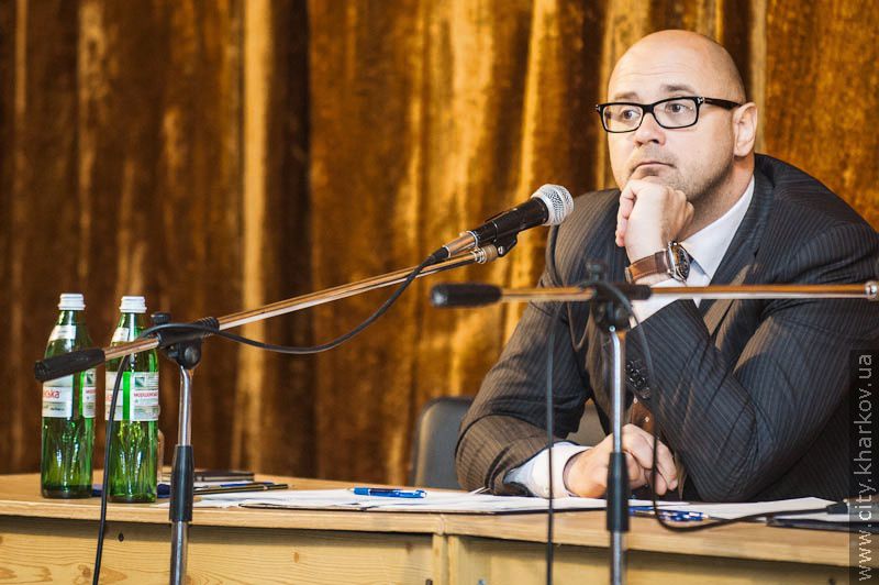 Геннадій Кернес: Неприпустимо, щоб водії випихали ветеранів з автобусів