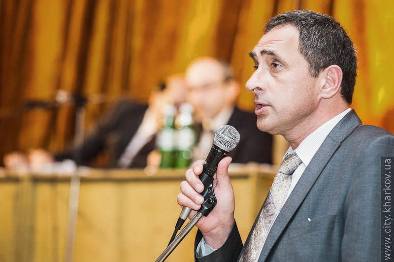 Геннадій Кернес: Неприпустимо, щоб водії випихали ветеранів з автобусів