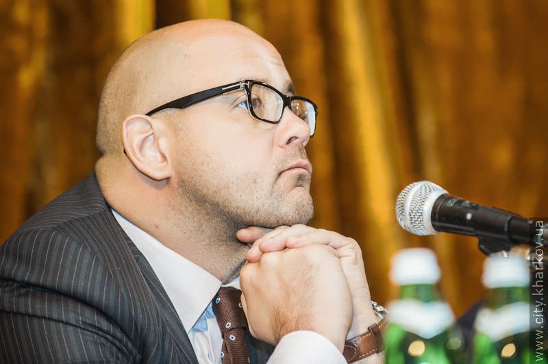 Геннадій Кернес: Неприпустимо, щоб водії випихали ветеранів з автобусів