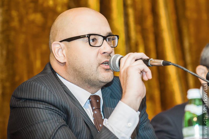 Геннадій Кернес: Неприпустимо, щоб водії випихали ветеранів з автобусів