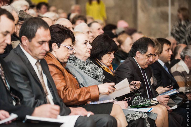 Геннадій Кернес: Неприпустимо, щоб водії випихали ветеранів з автобусів