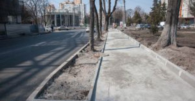 За місяць закінчать ремонт вулиць навколо «Металіста»