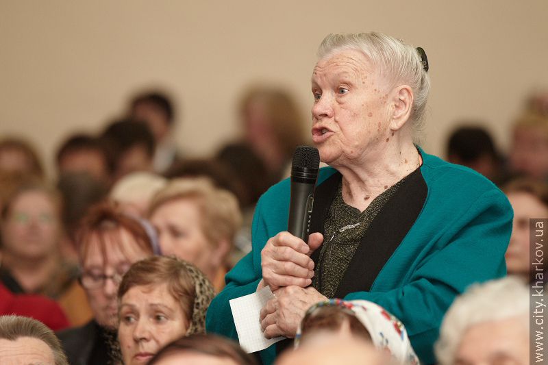 Геннадій Кернес зустрівся з ветеранами Фрунзенського району