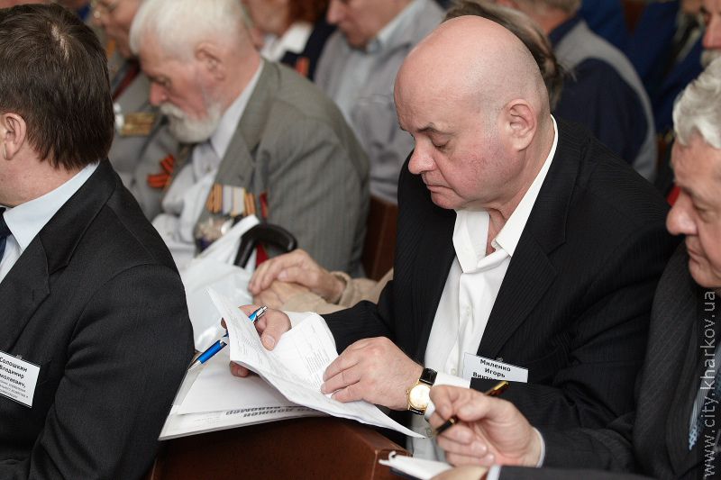 Геннадій Кернес зустрівся з ветеранами Фрунзенського району