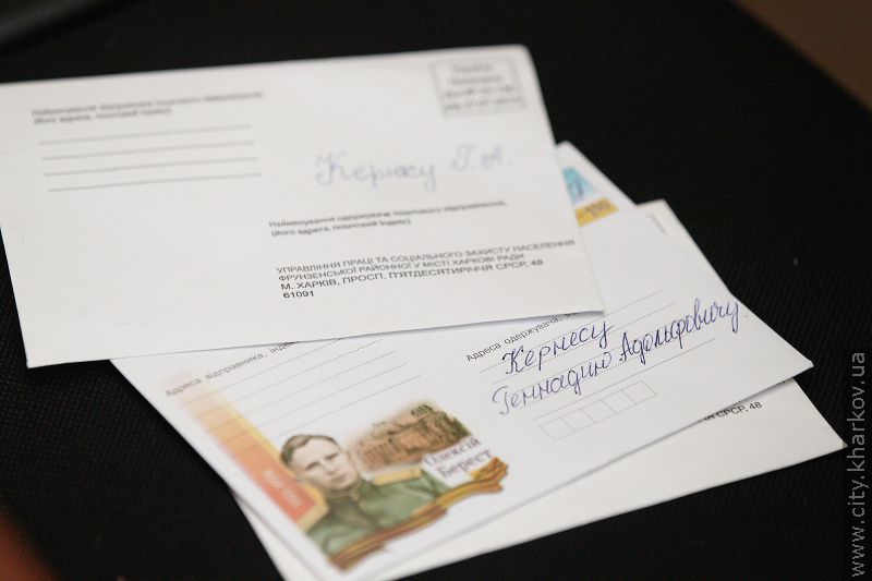 Геннадій Кернес: Автобусні перевізники зобов'язані безперешкодно перевозити ветеранів
