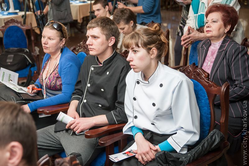 Харківським кухарям розповіли, як нагодувати голландських уболівальників