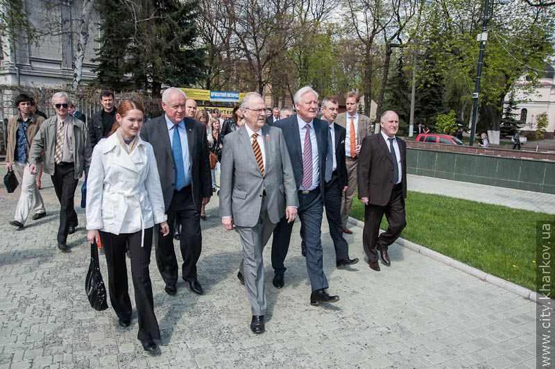У харківському метро пустили потяг з національною символікою Голландії