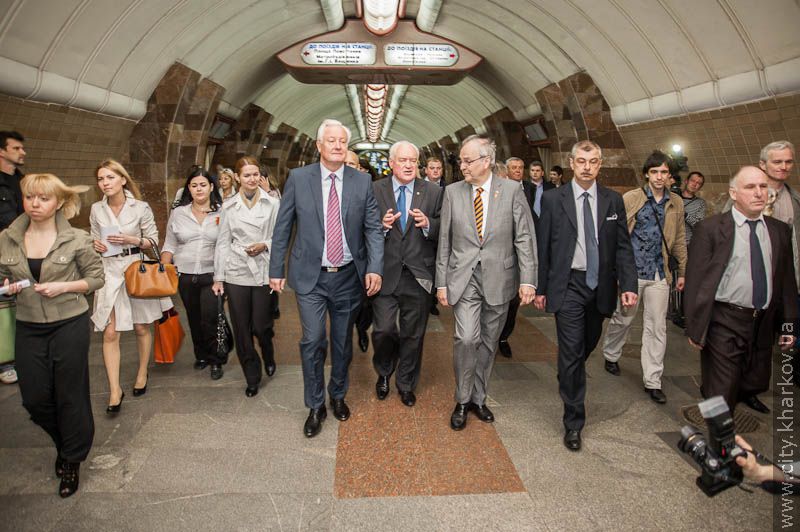У харківському метро пустили потяг з національною символікою Голландії