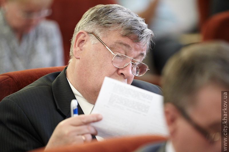 Пенсіонери платитимуть за вивезення сміття вдвічі менше (оновлено)
