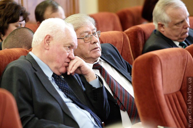 Пенсіонери платитимуть за вивезення сміття вдвічі менше (оновлено)