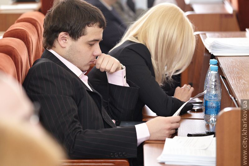 Пенсіонери платитимуть за вивезення сміття вдвічі менше (оновлено)