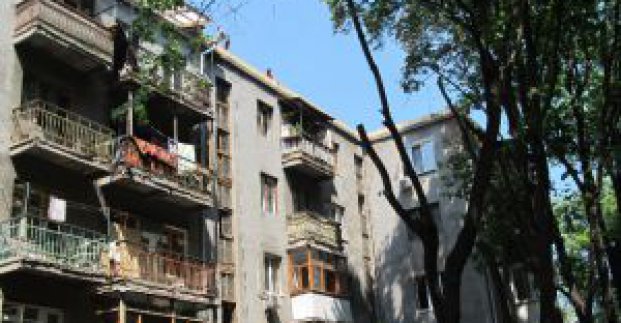 Дах будинку по вулиці Культури, 18, який горів, повністю розчистили