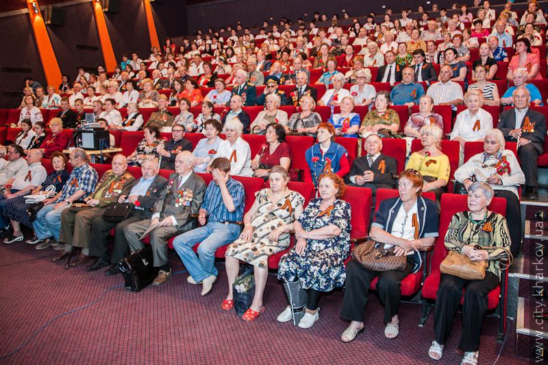 У місті проводять кіноуроки пам'яті «Вклонімося великим тим рокам»