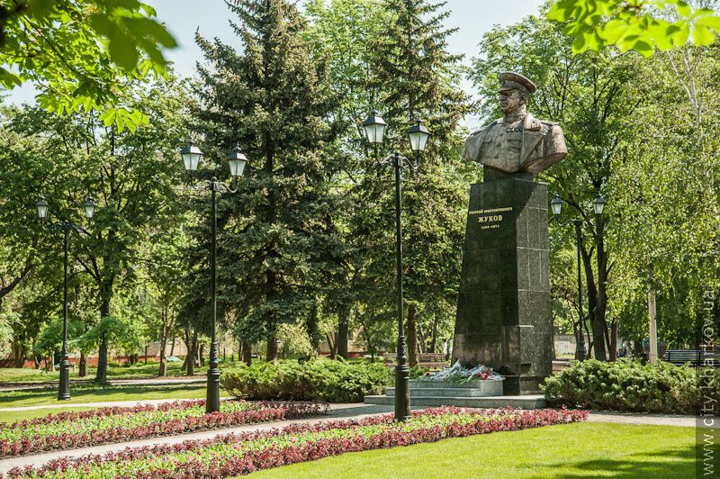 Пам'ятник маршалу Жукову відкрили після капремонту