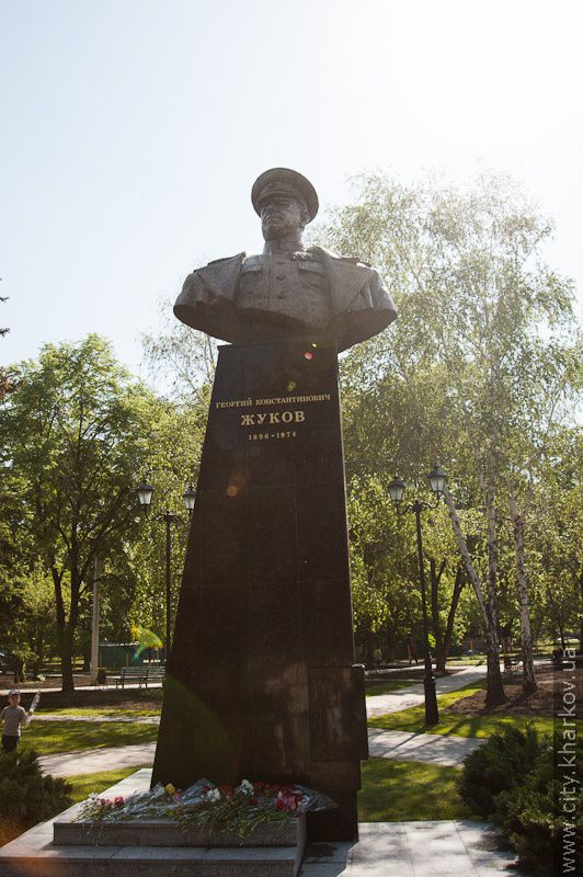 Пам'ятник маршалу Жукову відкрили після капремонту
