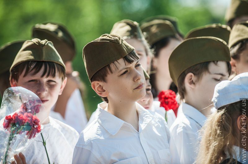 Біля братської могили у Фрунзенському районі пройшов траурний мітинг