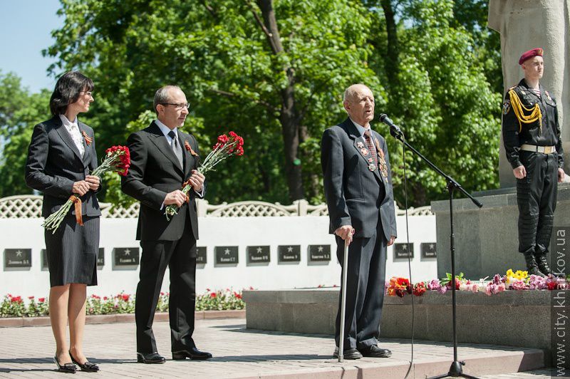 Біля братської могили у Фрунзенському районі пройшов траурний мітинг