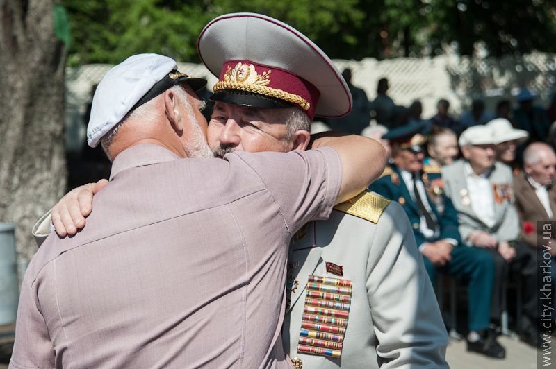Біля братської могили у Фрунзенському районі пройшов траурний мітинг
