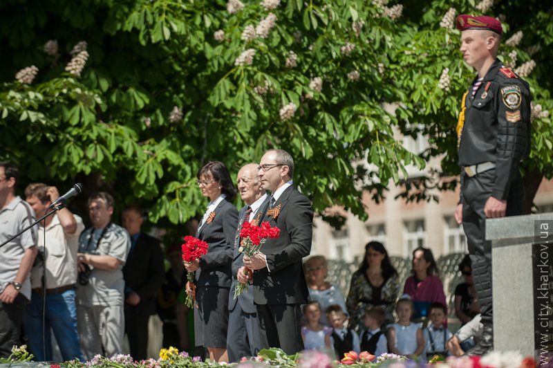 Біля братської могили у Фрунзенському районі пройшов траурний мітинг