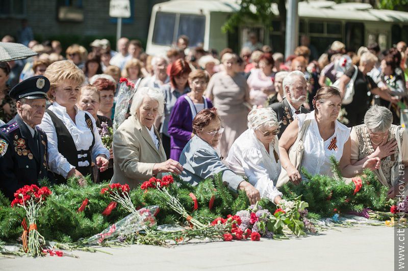 Біля братської могили у Фрунзенському районі пройшов траурний мітинг