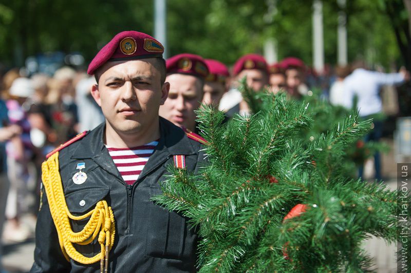 Біля братської могили у Фрунзенському районі пройшов траурний мітинг