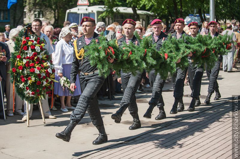Біля братської могили у Фрунзенському районі пройшов траурний мітинг