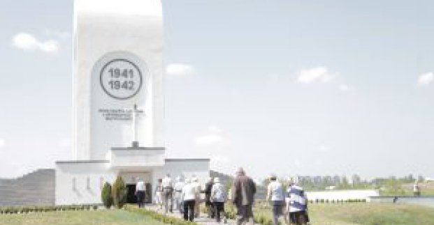 Харків'яни поклали квіти в Дробицькому Яру