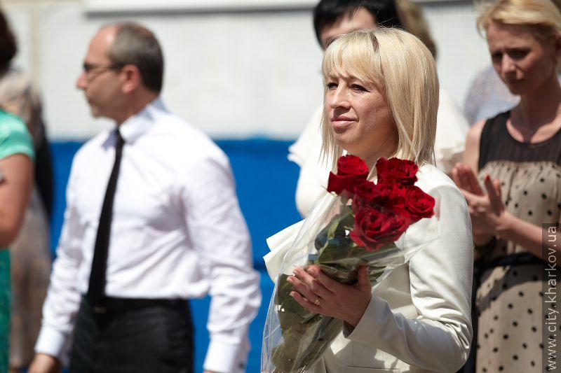 Геннадій Кернес відвідав урочисту лінійку в школі №53