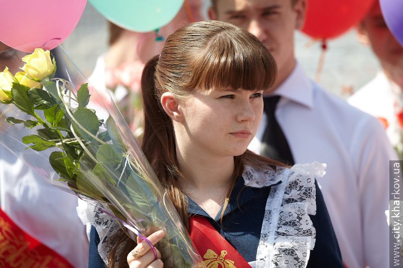 Геннадій Кернес відвідав урочисту лінійку в школі №53
