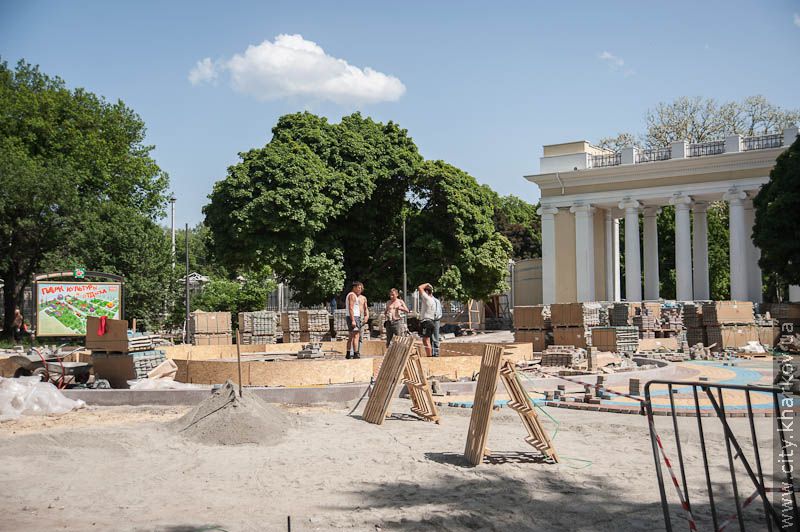Половина атракціонів у парку Горького працюватиме взимку