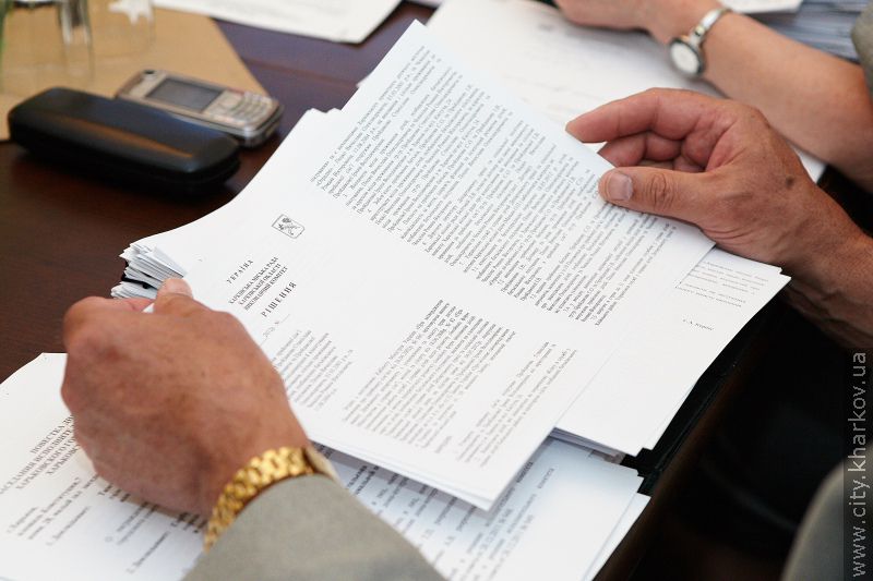 Своєчасну виплату зарплати і сплату податків контролюватимуть міські комісії