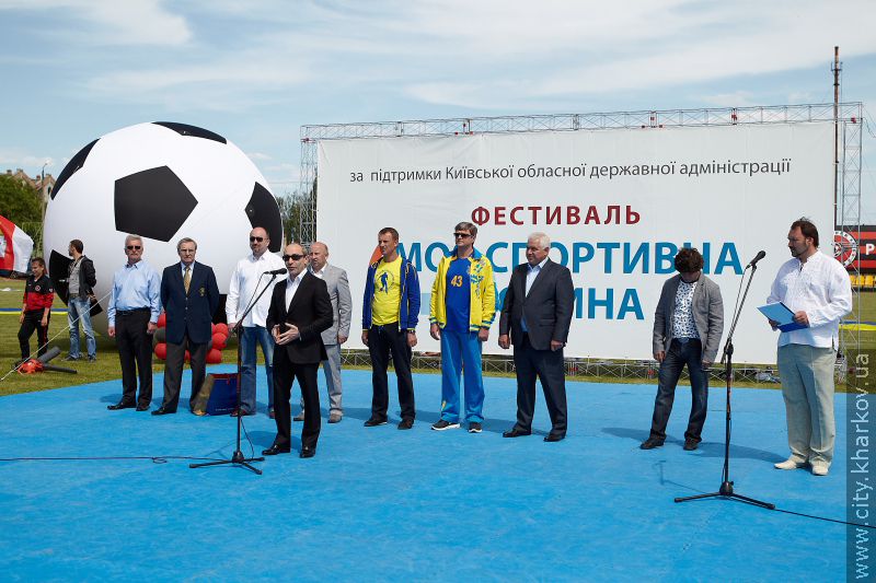 Геннадій Кернес привітав футбольну команду міськради з перемогою