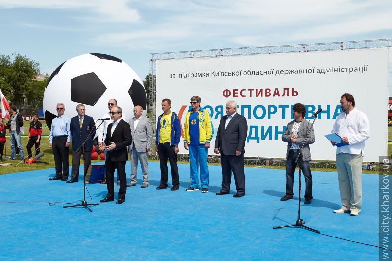 Геннадій Кернес привітав футбольну команду міськради з перемогою