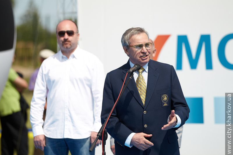 Геннадій Кернес привітав футбольну команду міськради з перемогою