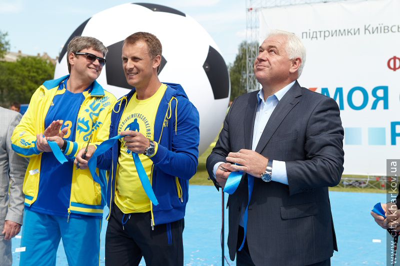 Геннадій Кернес привітав футбольну команду міськради з перемогою