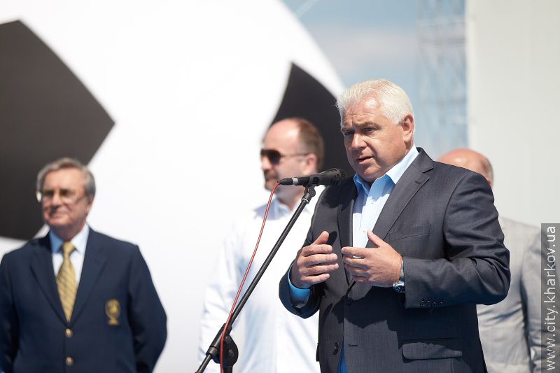 Геннадій Кернес привітав футбольну команду міськради з перемогою