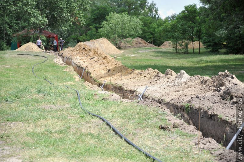 В оранж-кемпі будують намети на рівні готельних номерів