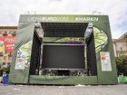 У фан-зоні встановили сцену і головний екран