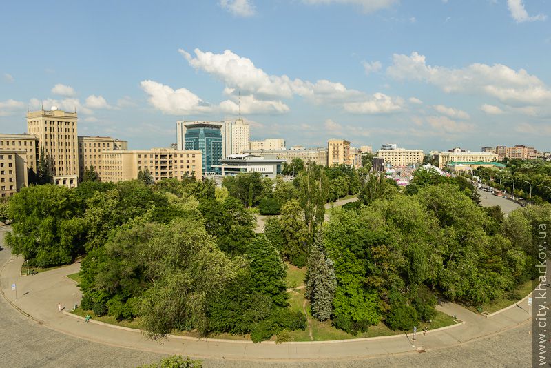 Журналістам провели екскурсію Держпромом