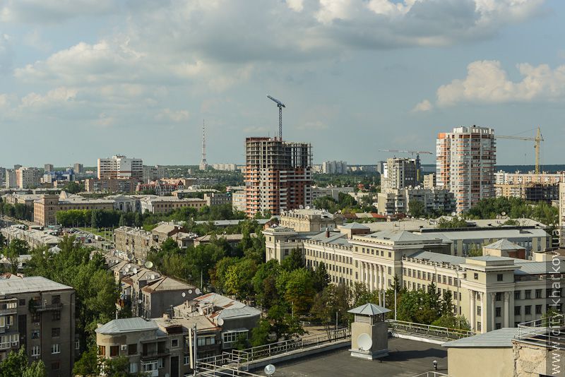Журналістам провели екскурсію Держпромом