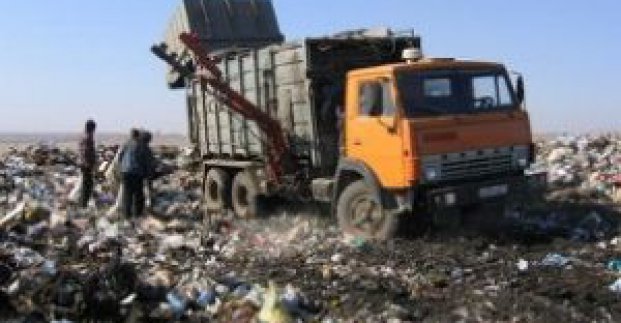З саду імені Шевченка вивезли 15 кубометрів сміття