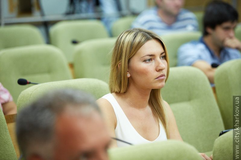 Геннадій Кернес: Вартість паркування в аеропорту потрібно зменшити