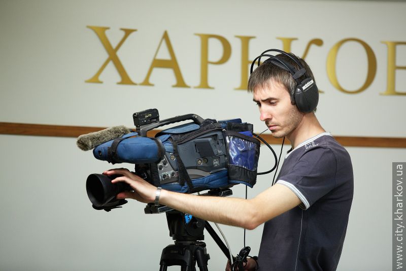 Геннадій Кернес: Вартість паркування в аеропорту потрібно зменшити