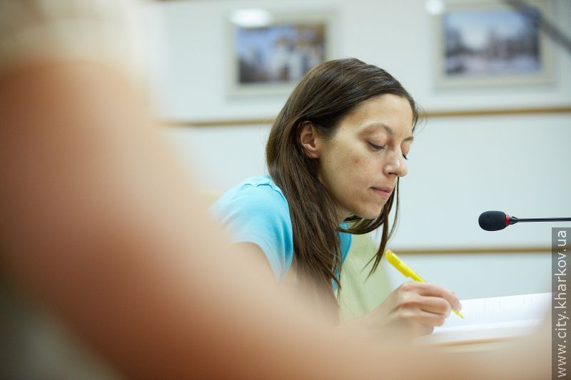 Геннадій Кернес: Вартість паркування в аеропорту потрібно зменшити