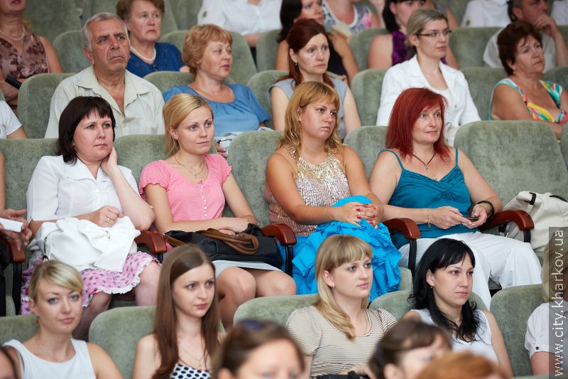 Геннадій Кернес привітав податківців із професійним святом
