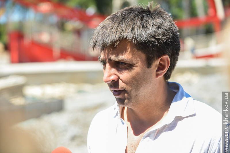 Завершується монтаж усіх атракціонів у парку імені Горького